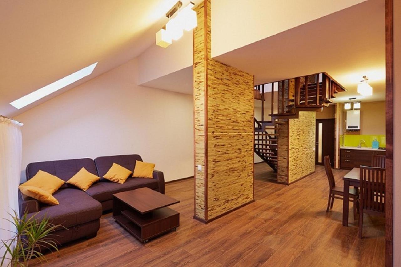 Apartment On Lychakivska Lviv Exterior photo
